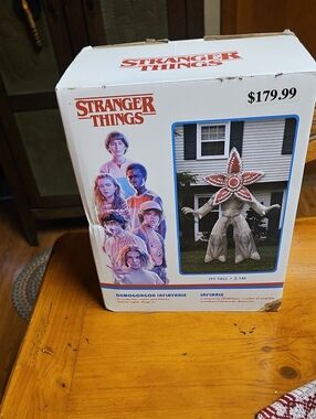 Stranger Things Demogorgon Inflatable Yard Display - White/Red
